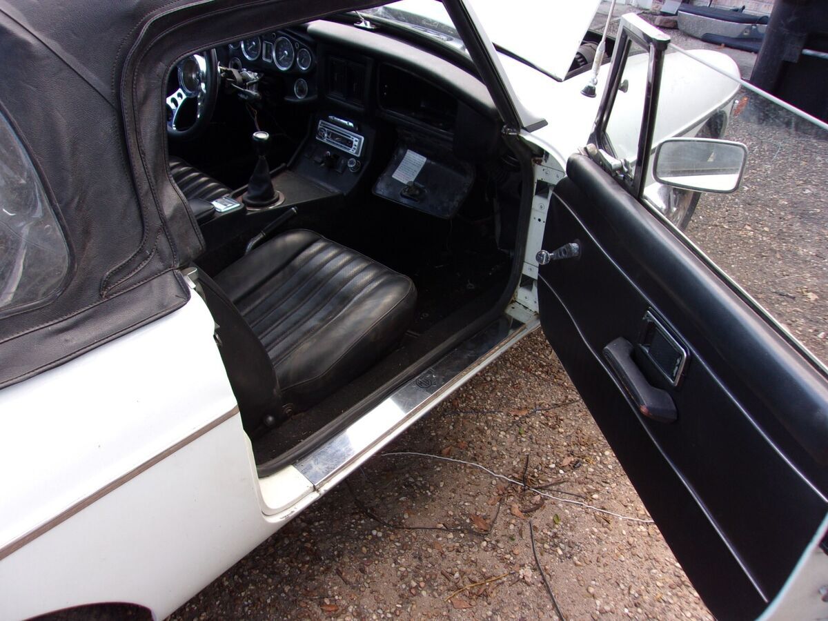 1973 MG MGB - photo 2