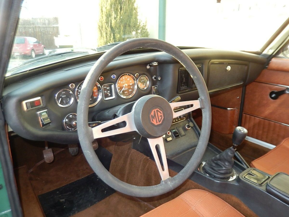 1973 MG MGB GT with Wire Wheels - photo 4