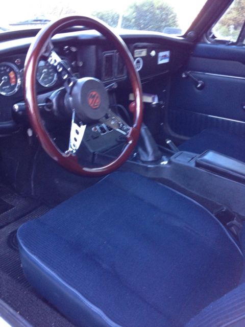 1973 MG MGB GT - photo 2