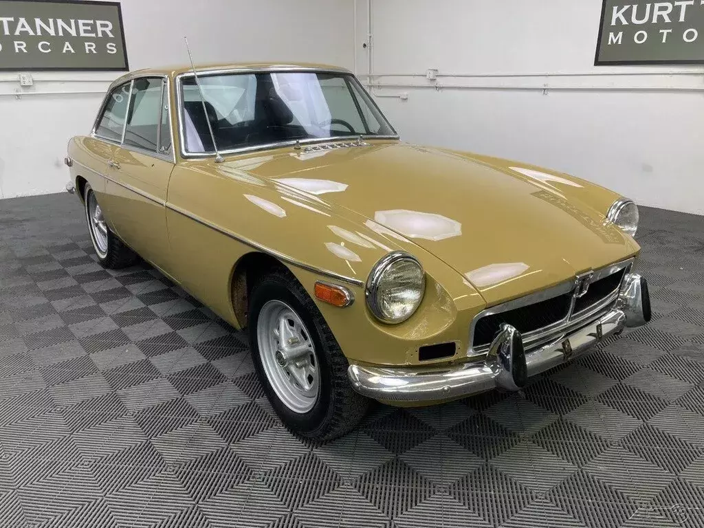 1973 MGB GT. HARVEST GOLD, VERY DARK BLUE TRIM. NEEDS SOME EASY ASSEMBLY. 1973 MG MGB 1973 MGB GT SPORTS COUPE. HARVEST GOLD, VERY DARK BLUE TRIM.