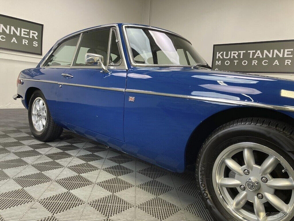 1973 MG MGB 1973 MGB GT. MINERAL BLUE. NICELY RESTORED. - photo 7