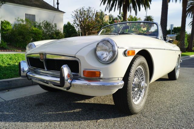 1973 MG MGB MARK III CONVERTIBLE - photo 4