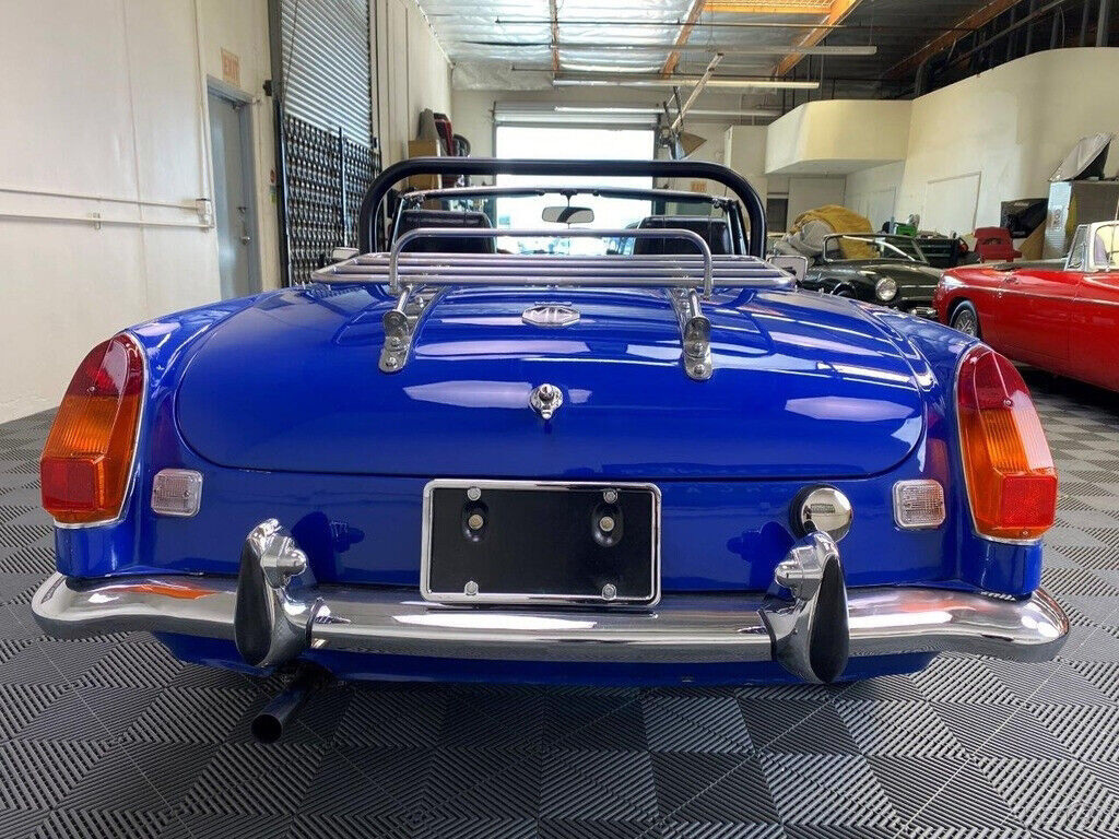 1973 MG MGB 1973 MGB ROADSTER. MINERAL BLUE - photo 10