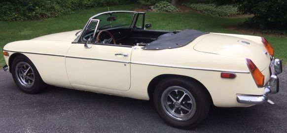 1973 MG MGB - photo 2