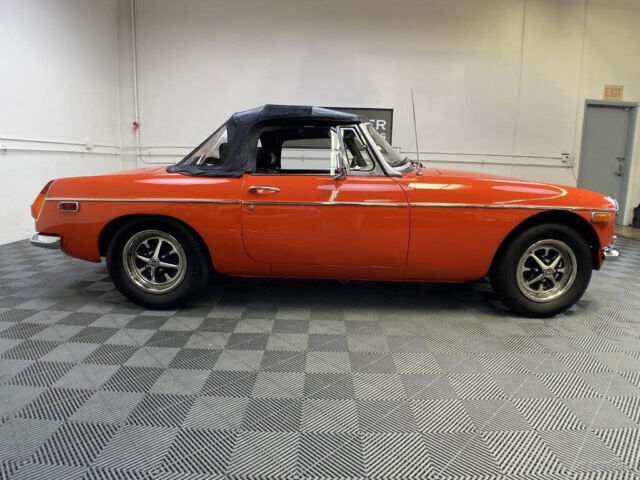 1973 MG MGB 1973 MGB. BLAZE ORANGE WITH BLACK TRIM. - photo 10