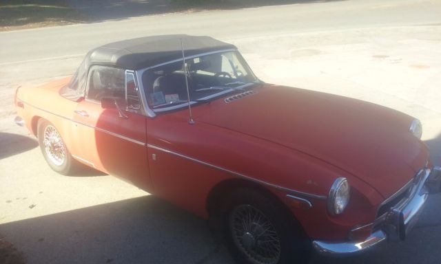 1973 MG MGB Roadster - photo 2