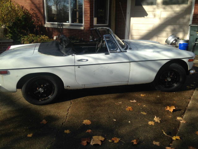 1973 MG MGB - photo 2
