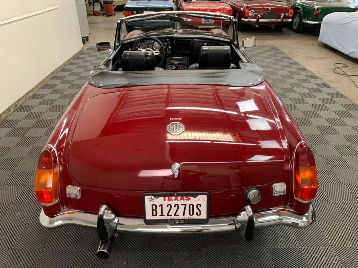 1973 MG MGB 1973 MGB ROADSTER. DAMASK RED WITH BLACK TRIM - photo 11