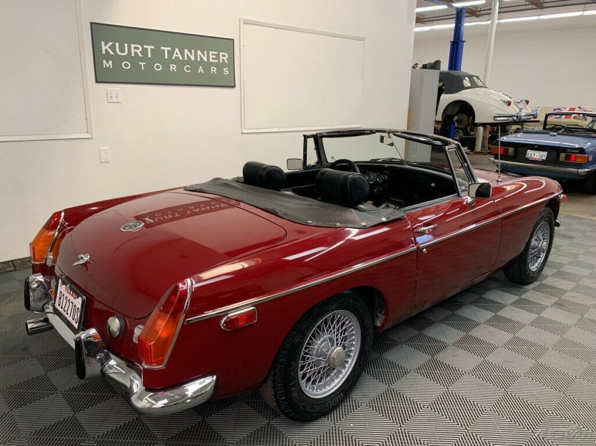 1973 MG MGB 1973 MGB ROADSTER. DAMASK RED WITH BLACK TRIM - photo 9