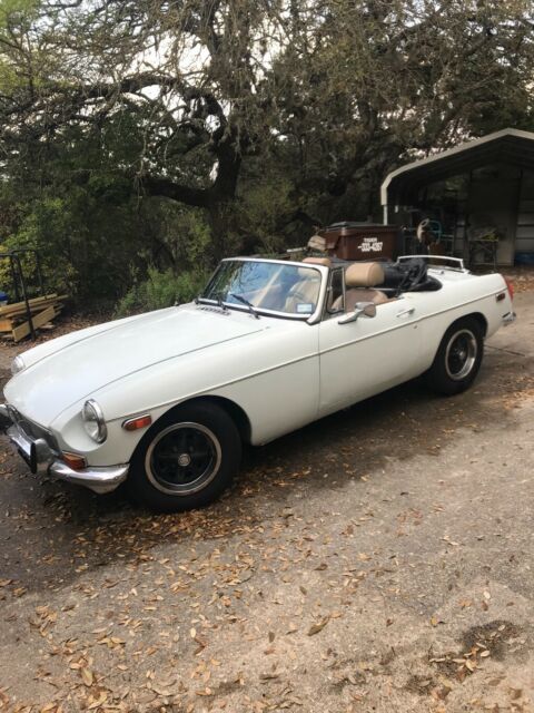 1973 MGB white Convertible 1973 MG MGB Roadster