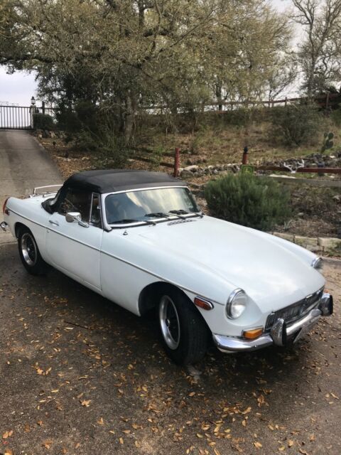 1973 MG MGB Roadster - photo 2