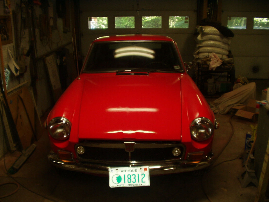 1973 MGBGT Red two door hatchback 1973 MG MGB