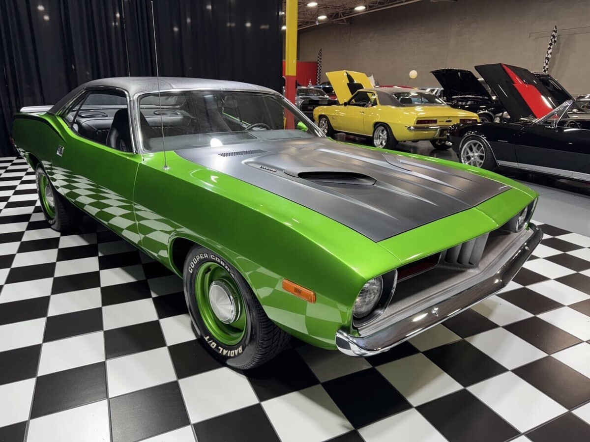 1973 Plymouth Barracuda HYPER GREEN 340cid RESTORED!! - photo 12