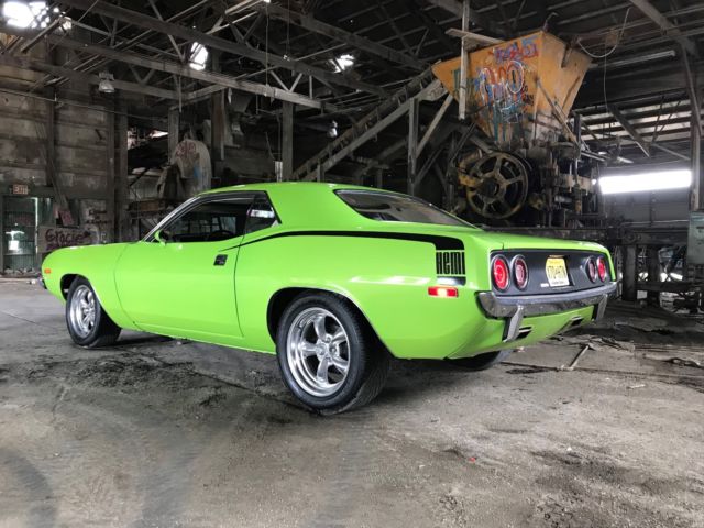 1973 PLYMOUTH CUDA RESTO MOD HEMI SHAKER HOOD HIGH END NEW HEMI 1973 Plymouth Barracuda HEMI CUDA
