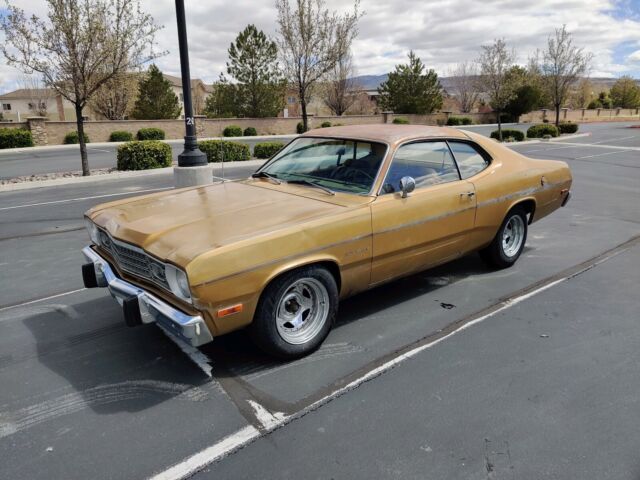 1973 Plymouth Duster Coupe Brown RWD Automatic Gold duster 1973 Plymouth Duster Gold duster