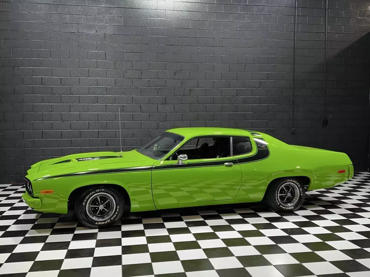 1973 Plymouth Road Runner REAL NICE RESTORATION - photo 5