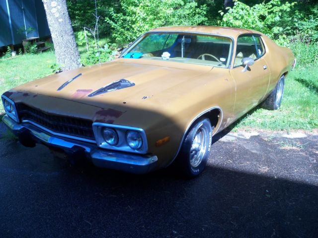 1973 Plymouth Satellite Sebring (Mopar) 318 ci Gold color in & Out. Runs 1973 Plymouth Satellite Sebring