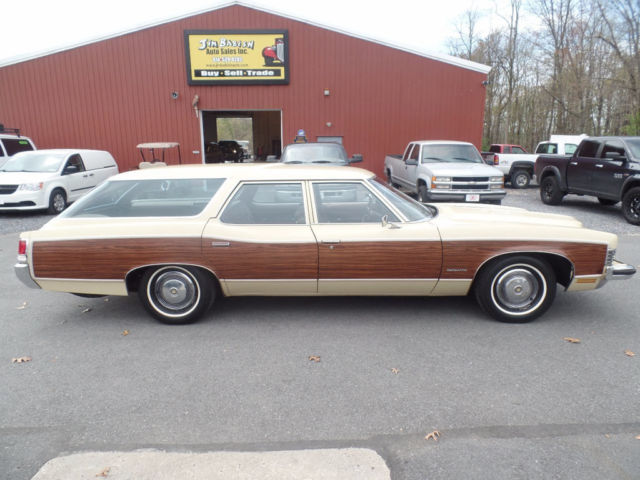 1973 Pontiac Grand Safari Station Wagon - photo 2