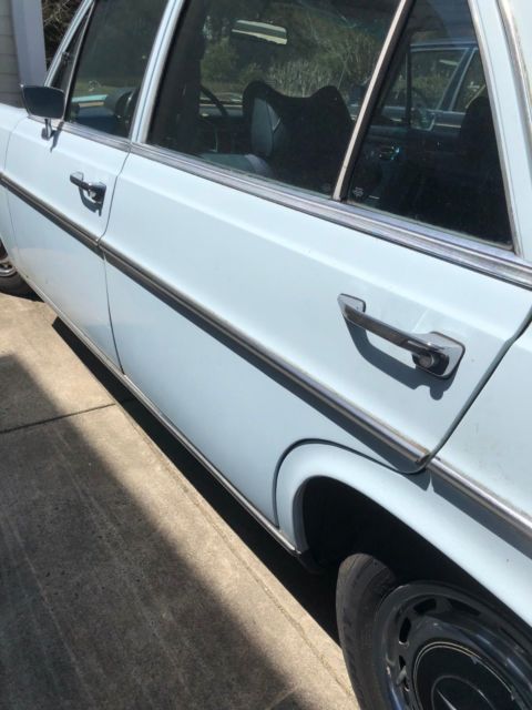 1973 Mercedes-Benz 200-Series LEATHER - photo 5