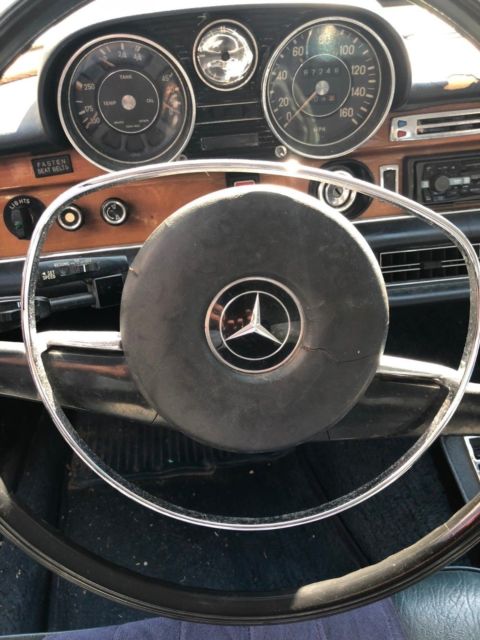 1973 Mercedes-Benz 200-Series LEATHER - photo 6