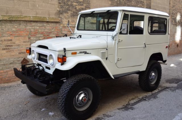 1973 Toyota FJ40 Landcruiser 35575 Miles White 1F 6-Cylinder Manual 1973 Toyota FJ40 Landcruiser --