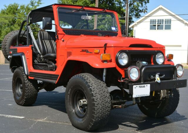 1973 Toyota Land Cruiser FJ40 Restored 350 Chevy Engine Winch 3rd Row Seat NICE! 1973 Toyota Land Cruiser FJ40 4x4