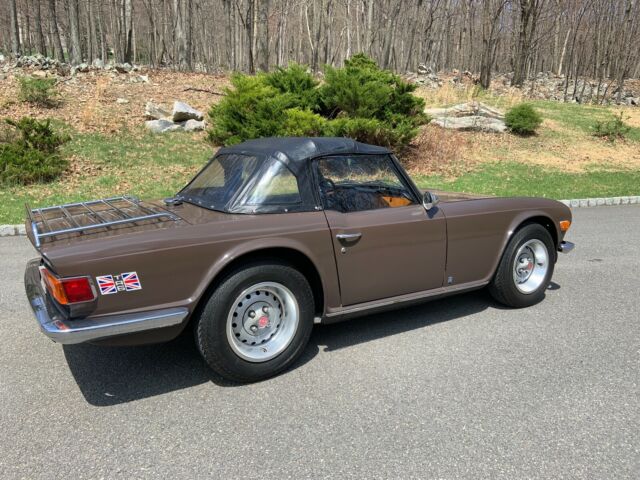 1973 TR6, SIENNA BROWN 1973 Triumph TR-6 CONVERT