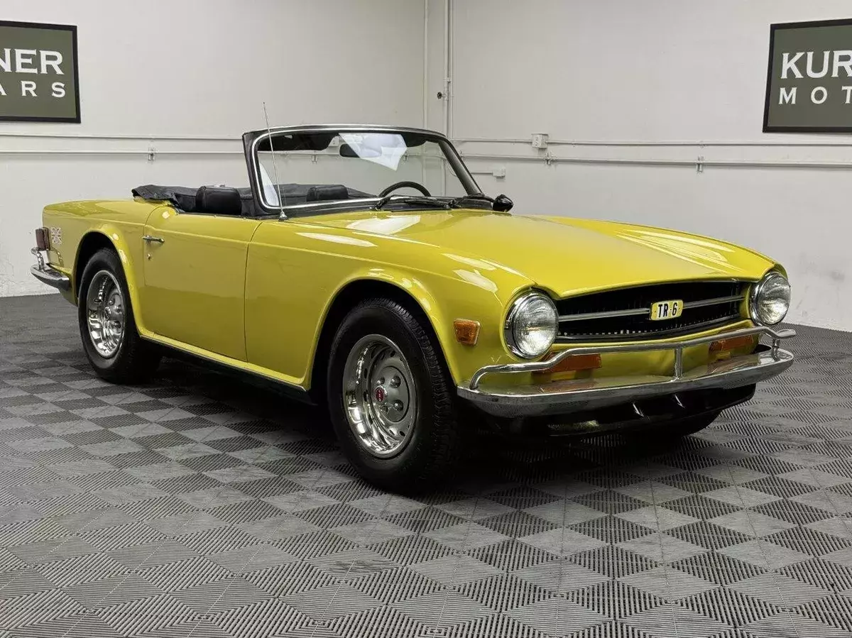 1973 TRIUMPH TR6 CONVERTIBLE. MIMOSA YELLOW WITH BLACK TRIM, TOP, TOP BOOT, 1973 Triumph TR-6