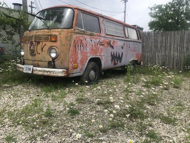 1973 VOLKSWAGEN BUS/TRANSPORTER NEEDS RESTORATION OR FOR PARTS 1973 Volkswagen Bus/Vanagon