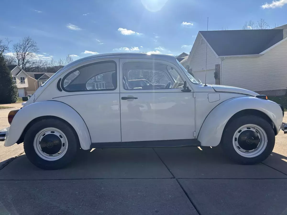 1973 Volkswagen Super Beetle White 1973 Volkswagen Super Beetle