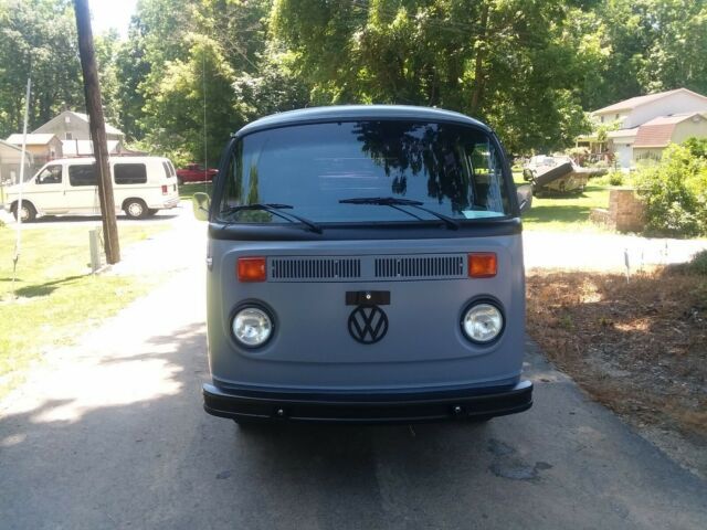1973 Volkswagen Transporter "bus" 1973 Volkswagen Bus/Vanagon