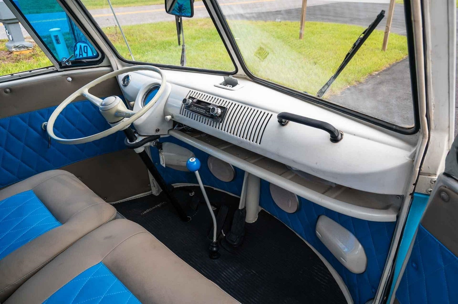 1973 Volkswagen Transporter Bus Rebuilt Motor - photo 12