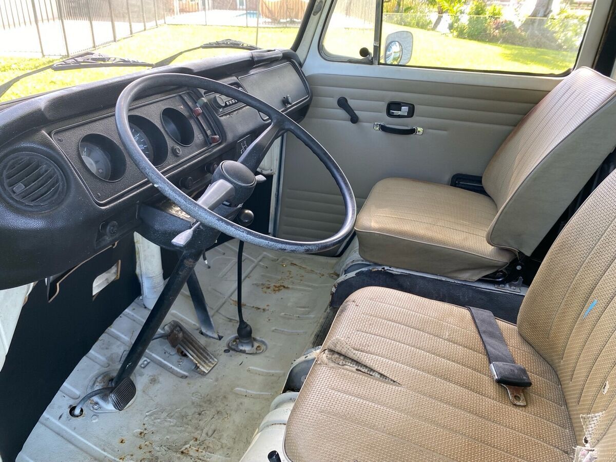 1973 Volkswagen Transporter camper - photo 10