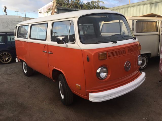 1973 Volkswagen Bus/Vanagon SUNROOF -RARE AUTOMATIC TRANSMISSION - photo 2