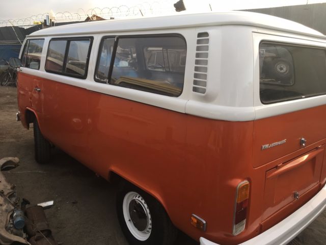 1973 Volkswagen Bus/Vanagon SUNROOF -RARE AUTOMATIC TRANSMISSION - photo 4