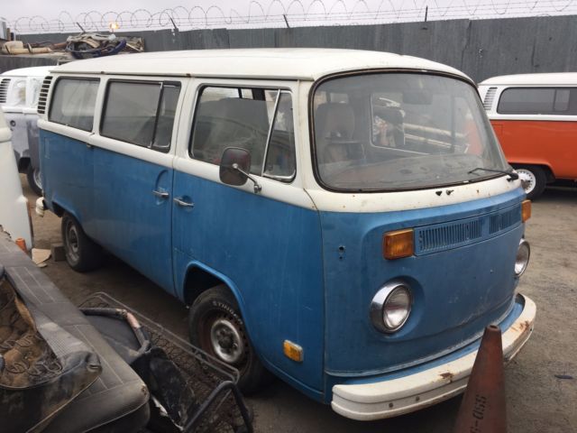 1973 Volkswagen Bus/Vanagon -ORIGINAL CONDITION- - photo 3