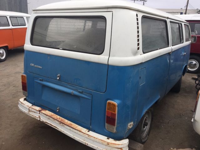 1973 Volkswagen Bus/Vanagon -ORIGINAL CONDITION- - photo 4