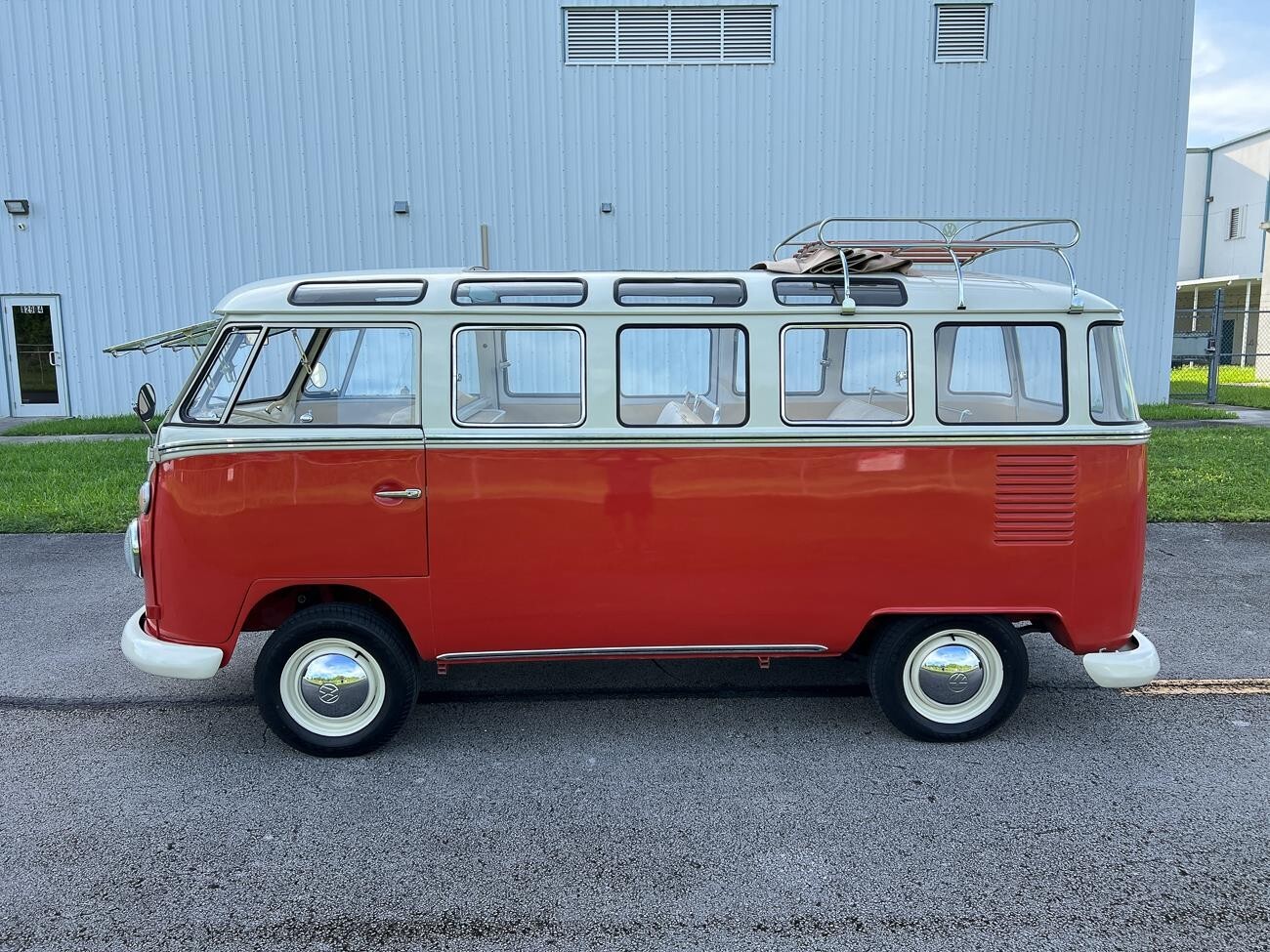 1973 Volkswagen Van Samba 23 windows - photo 10