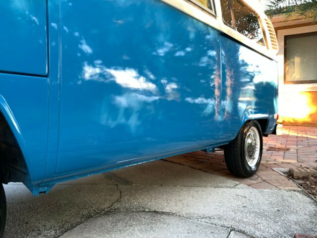 1973 Volkswagen Bus/Vanagon SportsMobile Penthouse - photo 11