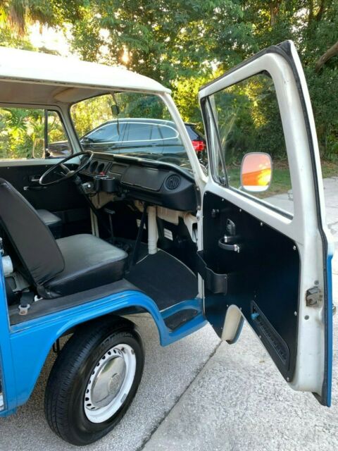 1973 Volkswagen Bus/Vanagon SportsMobile Penthouse - photo 9
