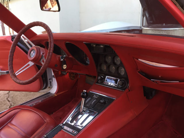 1973 Chevrolet Corvette Coupe with T-Top and luggage rack - photo 9