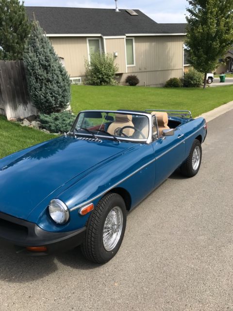 1974 1/2 MG 1974 MG MGB