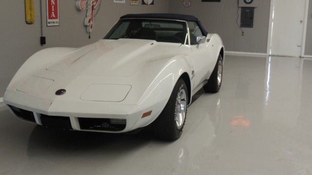 1974 350 V8 L48 STINGRAY CORVETTE CONVERTIBLE (BLUE TOP 1974 Chevrolet Corvette