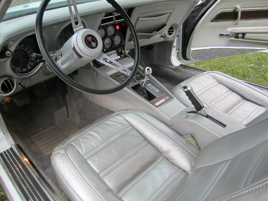 1974 Chevrolet Corvette leather - photo 4
