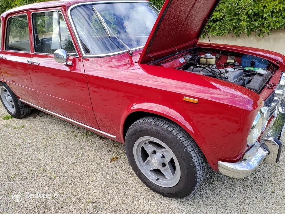 1974 Alfa Romeo 1750 40,900KM - Rare, Perfect Interior, Well Maintained - photo 9