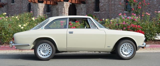 1974 Alfa Romeo GTV 2000 GTV - photo 2