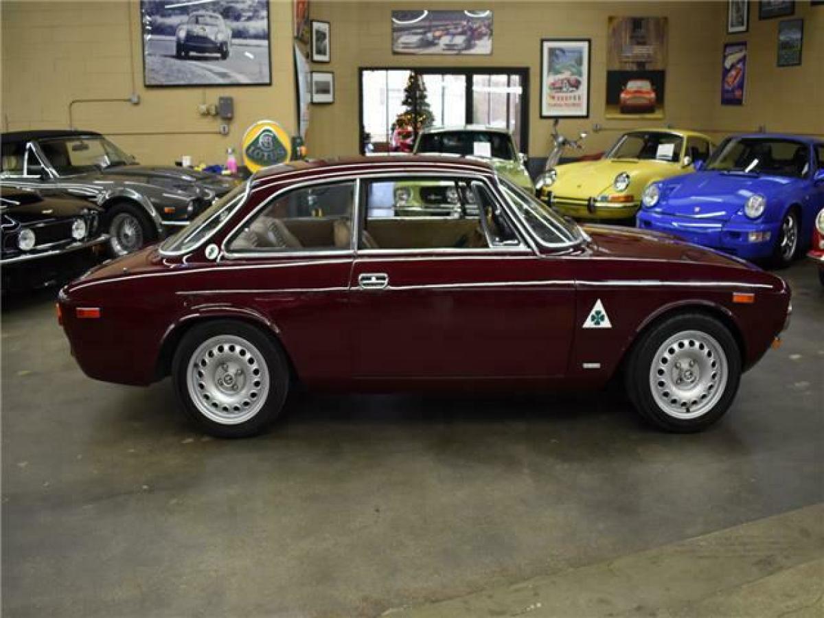 1974 Alfa Romeo GTV 2000 - photo 10