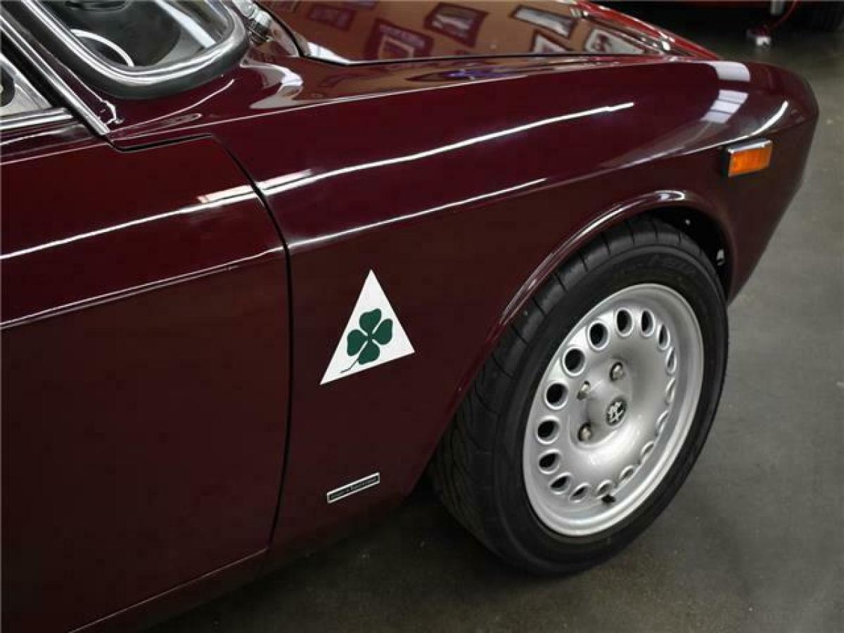 1974 Alfa Romeo GTV 2000 - photo 11