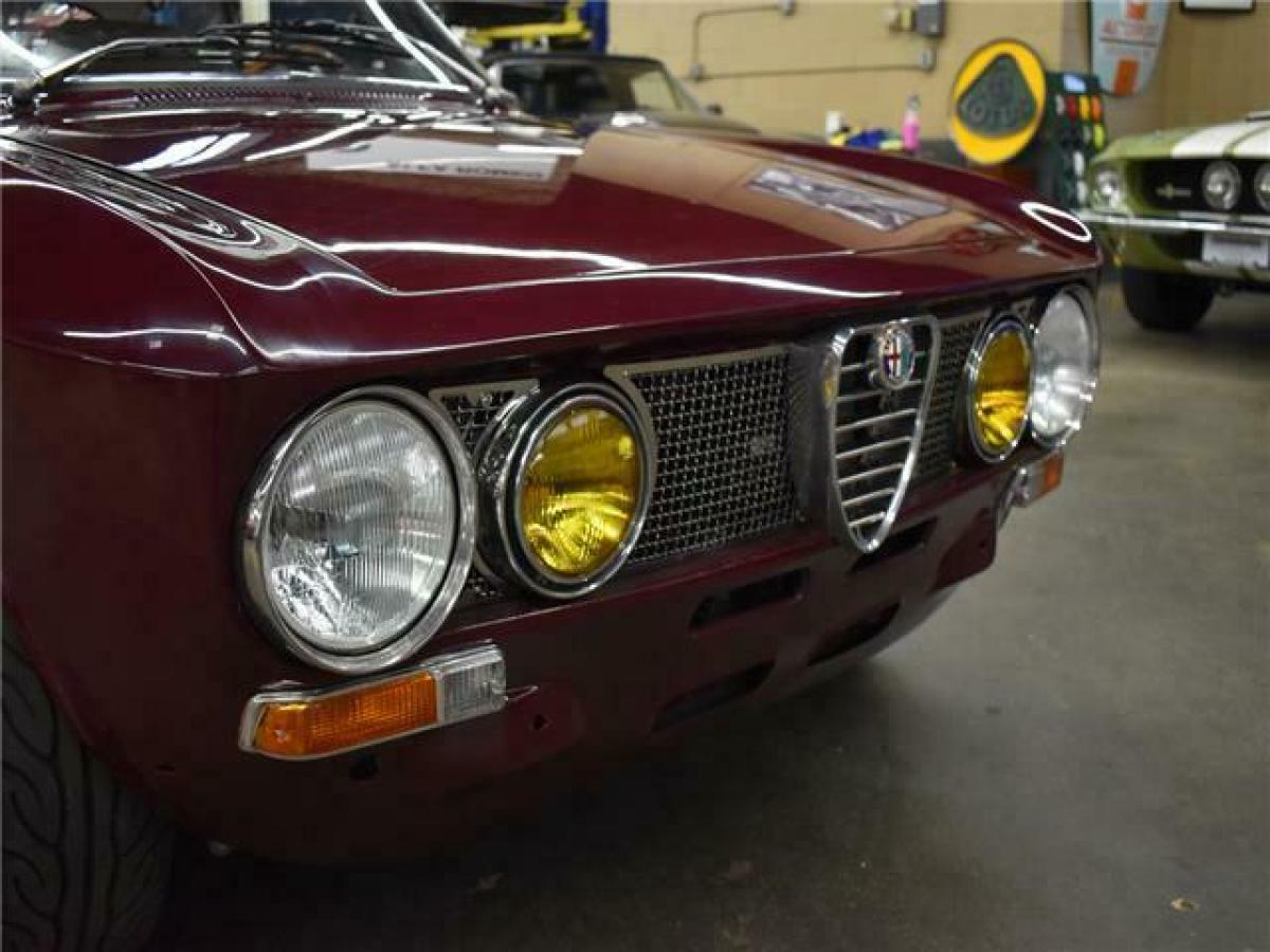 1974 Alfa Romeo GTV 2000 - photo 12