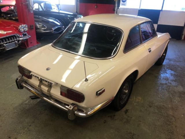 1974 Alfa Romeo GTV GTV 2000 Coupe - photo 11